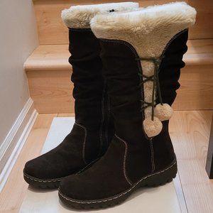 Bass Suede Boots with Fur Trim and Pom Pom Size 6